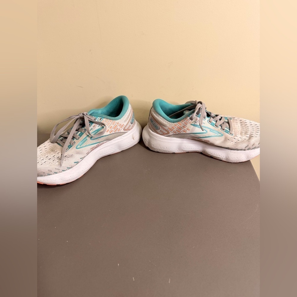 Women’s Brooks Glycerin Running Athletic Shoes - Picture 3 of 7